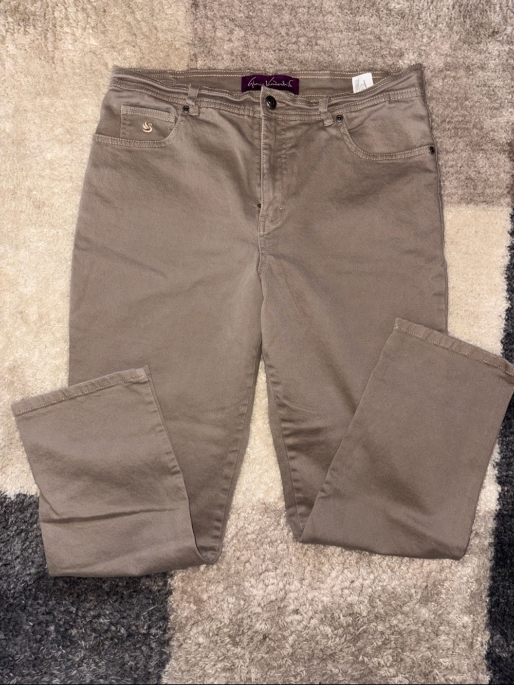 Gloria Vanderbilt 14 Short tan denim jeans